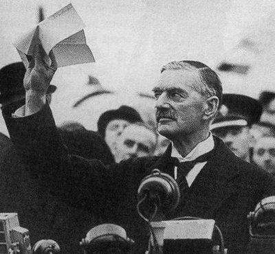 Neville Chamberlain zag heel realistisch in dat de ontwikkelingen richting oorlog gingen, en de Britten tegen hun wil in naar de zijde van de Tsjechen gedwongen zouden worden.