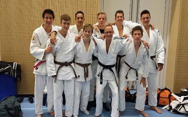 26 maart Op zondag 26 maart zijn de judoka s van Landsmeer afgereisd naar Beverwijk voor de slotronde van de judocompetitie.