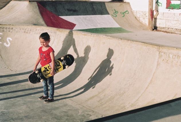 Deze organisatie leert kinderen in Palestina skaten zodat ze hun problemen kunnen vergeten en al hun frustraties kunnen uiten tijdens het skaten.