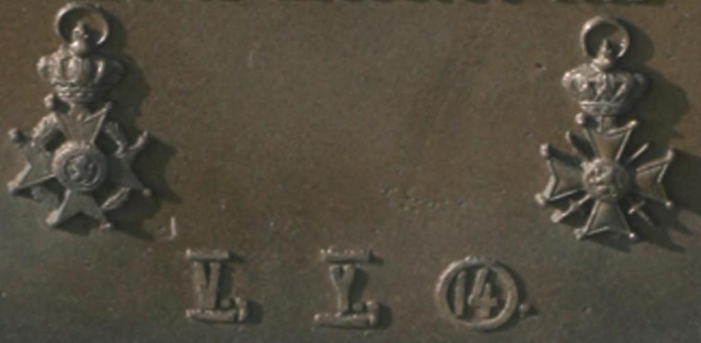 WERKBUNDEL LEERLINGEN LES 1 : GRAFSTENEN VAN GESNEUVELDEN IN BELGIË Onderaan de bronzen grafplaat