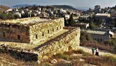 s Middags reizen we naar de Joodse bedevaartsplaats Meron gelegen in het prachtig groene Galilea. Doorkijkje bij Safed Na Meron bezoeken we de Joodse stad Safed, gelegen in het gebergte van Galilea.