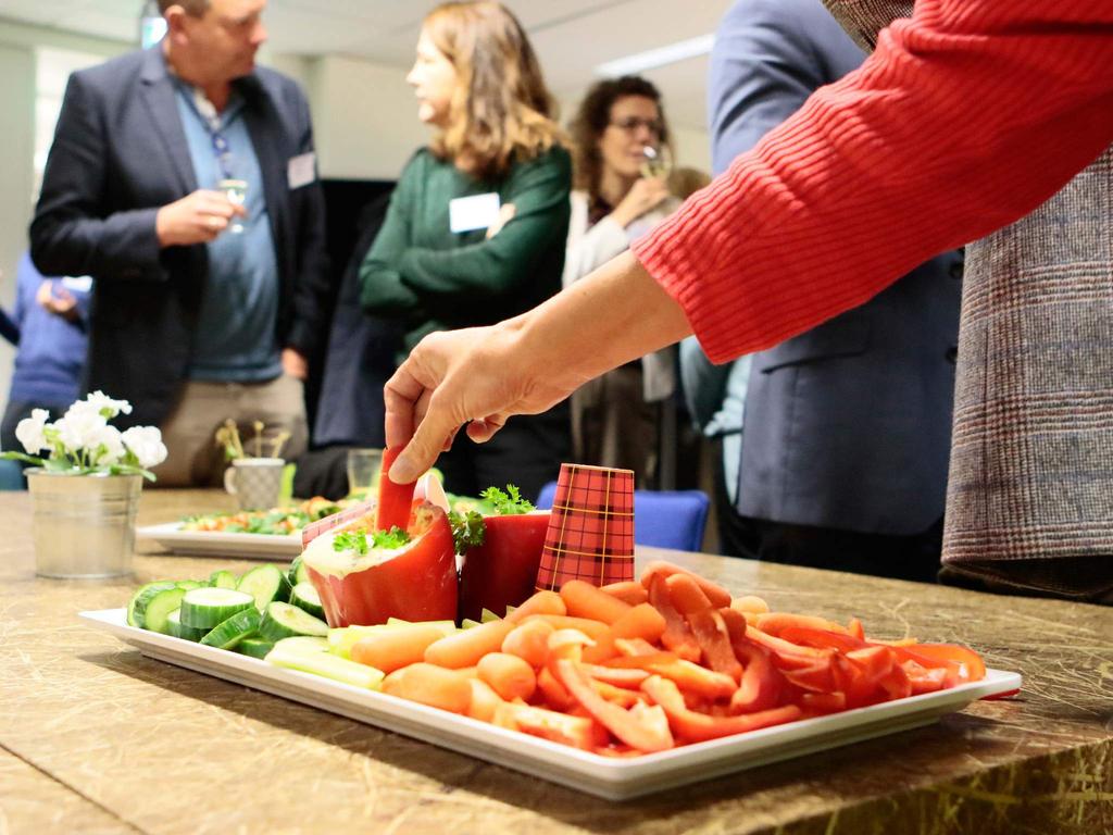 Link naar de presentaties Symposium Healthy Workplace Tekstschrijvers: Plenaire deel Dynamisch werken Leiderschap in een gezonde werkomgeving De groene werkplek Quantified Self op de werkvloer De