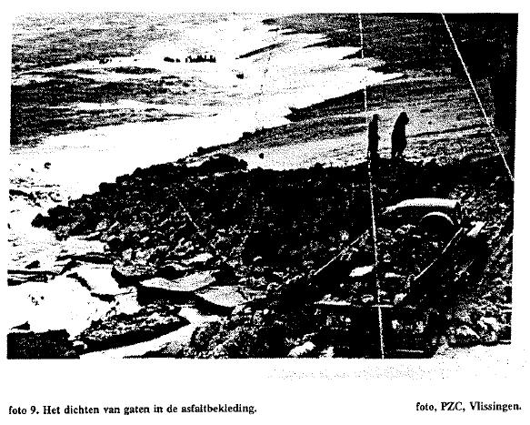 September 1960 (zie figuur 14.5 en foto 14.2) Grote schade rechts van het Bakkershoofd. De gehele plaat tussen NAP en NAP +1,50 werd afgelicht en in stukken gebroken.