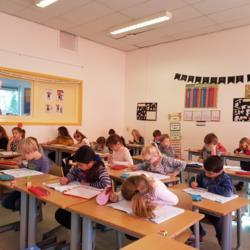 Groep 4 (juf van Goor): De eerste zes weken in groep 4 zitten er al weer op. Wat hebben we veel geleerd, we zijn al een heel eind met de tafels van 1, 2, 3, 5 en 10.