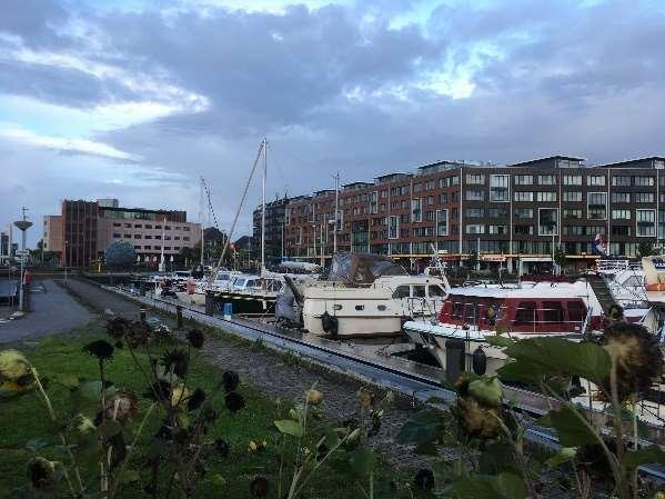 11-9: Van Gent naar Terneuzen NL ~ Kanaal van Gent naar Terneuzen JH Aricom (45km) Het is druk op het kanaal (beroepsvaart), maar ook leuk en