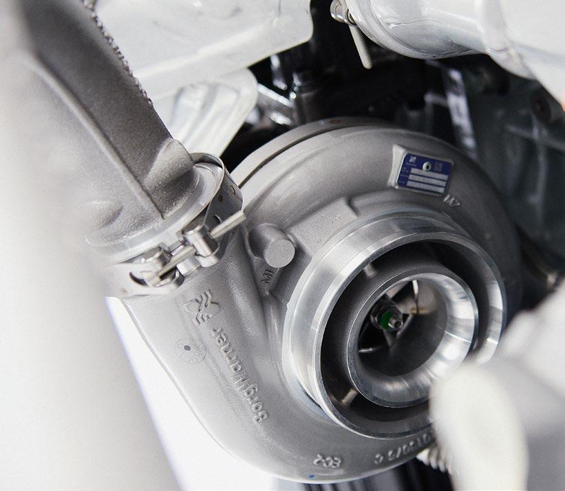 Motortechnologie overzicht van de voordelen: Compacte afmetingen door verticale zescilinder-lijnmotor Zeer stabiele cilinderkop voor hoge ontstekingsdruk en optimale dempingseigenschappen Hoog koppel