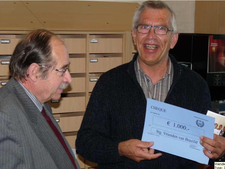 Vincentiusvereniging overhandigt check van 1000,- euro Eenmaal per jaar (meestal) het vierde weekend van januari organiseert de werkgroep Boekenbeurs van de Vincentiusvereniging in de Brabanthallen