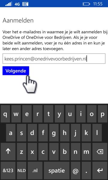 3.4.3 Windows phone of tablet Open de OneDrive app en tik op Account toevoegen (figuur 31).