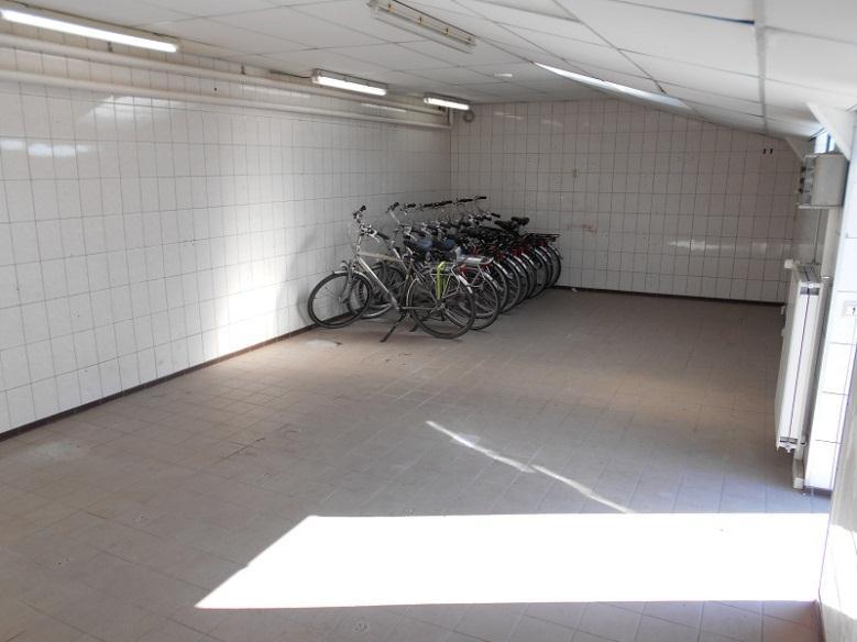 Januari 2015 Uitbreiding fietsenstalling De fietsenstalling was regelmatig te klein.