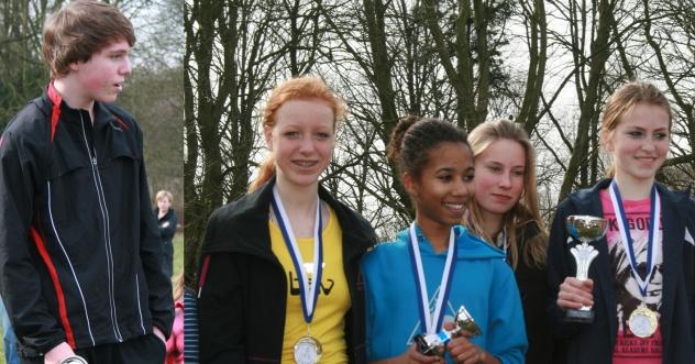Mijn leukste atletiek onderdeel is hordeloop. Ik zit op atletiek omdat, ik het een hele leuke sport vind. BAVIAAN mei 2011 27 BAV junioren los in het Amsterdamse bos, tijdens de Finale van de cross!
