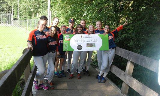 slowpitch softbal Mixed Slowpitch tijdens zomervakantie VOOR DE HEREN/DAMES DIE NIET ZONDER HET SPELLETJE KUNNEN.. iedere vrijdagavond kan je vanaf 19.