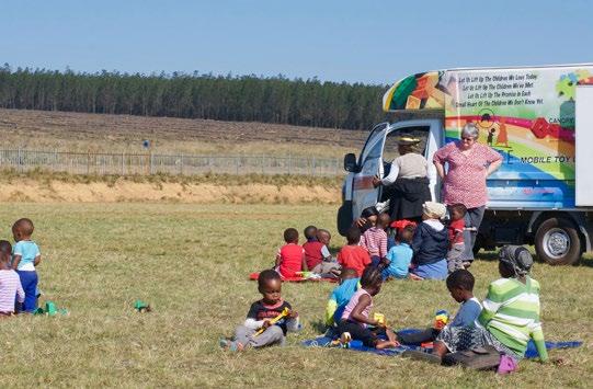 24. LETCEE ESHANE Letcee biedt brede zorg aan jonge kinderen in het plattelandsgebied van Eshane. Het project legt huisbezoeken af en voorziet in voeding, aanleg van tuintjes, medicijnen en kleding.