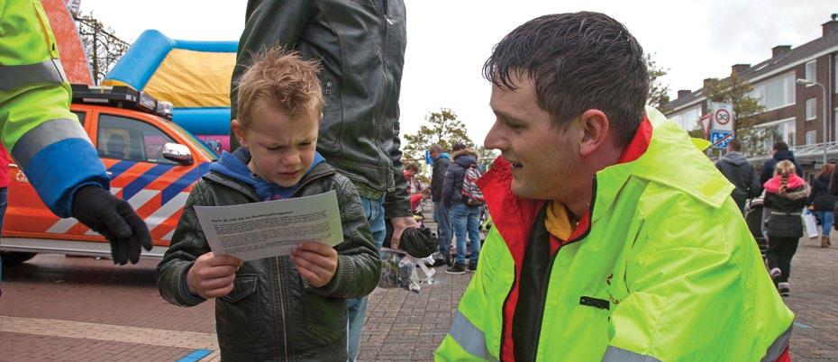 VOORLICHTING EN WERVING GVRB IN HET NIEUWS GVRB op de kaart Met voorlichtingsprojecten probeert de GVRB een zo groot mogelijk publiek te bereiken.