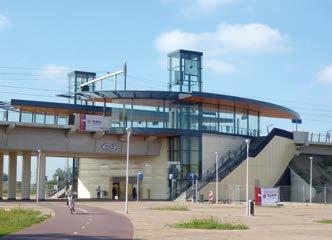 Lent beschikt verder over een eigen treinstation en de A en A zorgen voor een