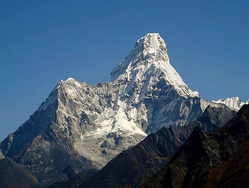 BERGBEKLIMMEN /AMA DABLAM Om mijn 20ste uitstap naar de Himalaya waarvan toch 15 maal naar Nepal om daar te klimmen en trekkings te doen, wat meer glans te geven, nam ik een klein jaar geleden de