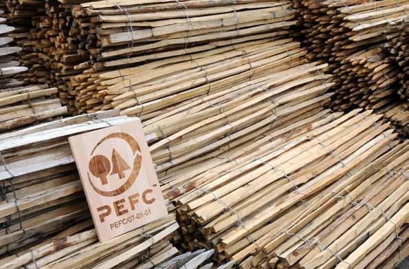 Praktische gids voor de aankoop van duurzaam hout en papier Lokale overheden en duurzaamheid 10 Hoe nagaan of de producten PEFC-gecertificeerd zijn?