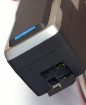USB De netwerk en USB aansluitingen worden gebruikt om de lezer te