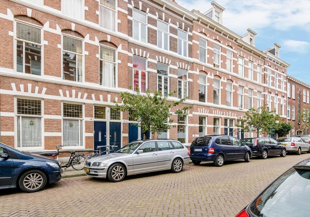 OMSCHRIJVING RIJKLOF VAN GOENSSTRAAT 54, 2593 EJ DEN HAAG ZATERDAG 30 SEPTEMBER 2017 OPEN HUIS VAN 12.00 TOT 14.00! Gedurende deze periode kunt u vrijblijvend en zonder afspraak dit huis bezoeken.