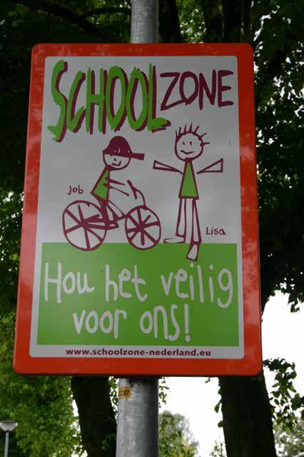 Pg. 04 Verkeersprojecten basisscholen Verkeersprojecten basisscholen Projectnummer 1 Projectnaam: Verkeersprojecten basisscholen Aalten/Dinxperlo Datum: 2018 Deelnemers: Uitvoerders: 17 basisscholen