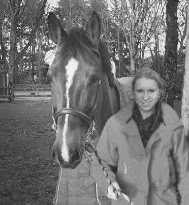 Laura en Charlton Hallo iedereen, Zoals jullie misschien al gezien hadden is Rieboy weg en staat er nu een paard.
