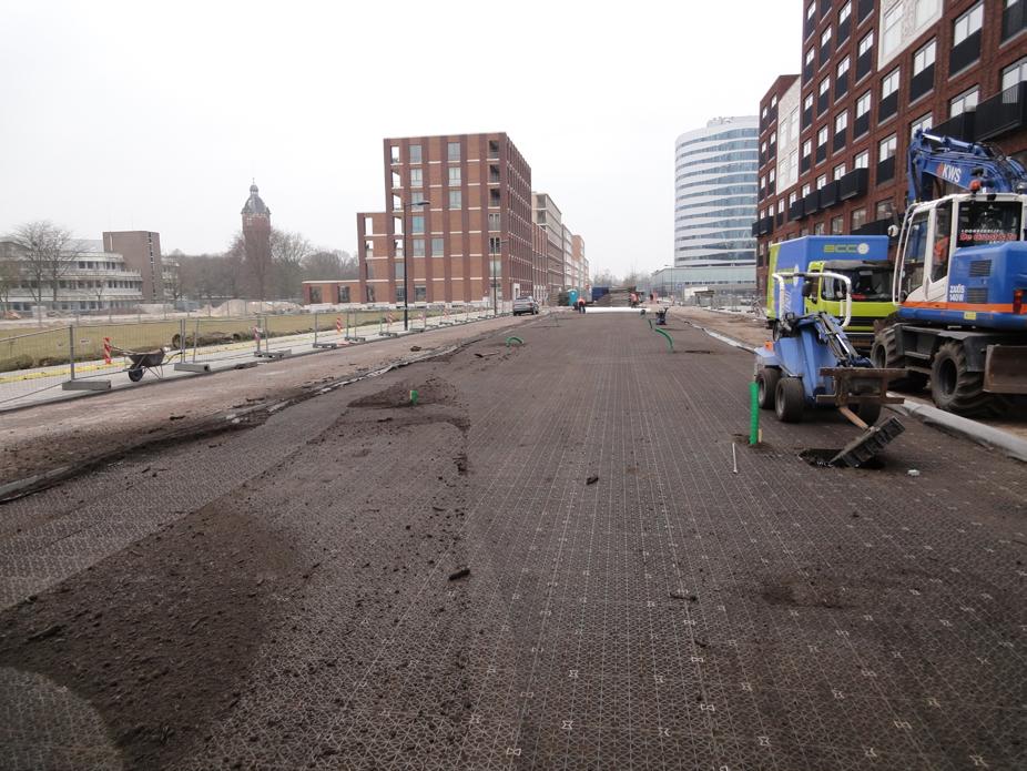 Het systeem ondervangt vrijwel alle minpunten van het traditionele bomenzand bij toepassingen onder zware omstandigheden, zoals parkeerplaatsen.