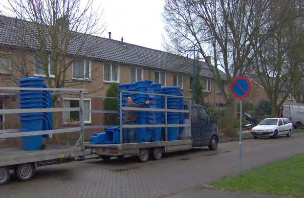 Huis aan huis uitzetten Full service containers uitzetten: Engels HLC stelt een uitzetplanning op en voert vervolgens de werkzaamheden in overleg met u uit volgens deze planning