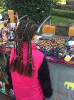 markt georganiseerd samen met jongeren van het Maaswaalcollege in Wijchen.