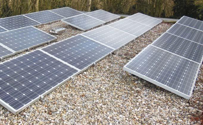 Zonne panelen Thermisch en photovoltaische 18 PV panelen voor 4.7 kwpiek opbrengst 2013/2014 = 4.