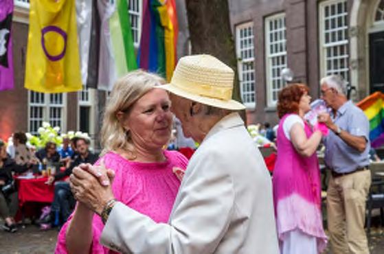 Maar het belangrijkste is dat iedereen iets toe wil voegen aan de samenleving waar het gaat om emancipatie en versterking van de LHBTIQ+ gemeenschap.