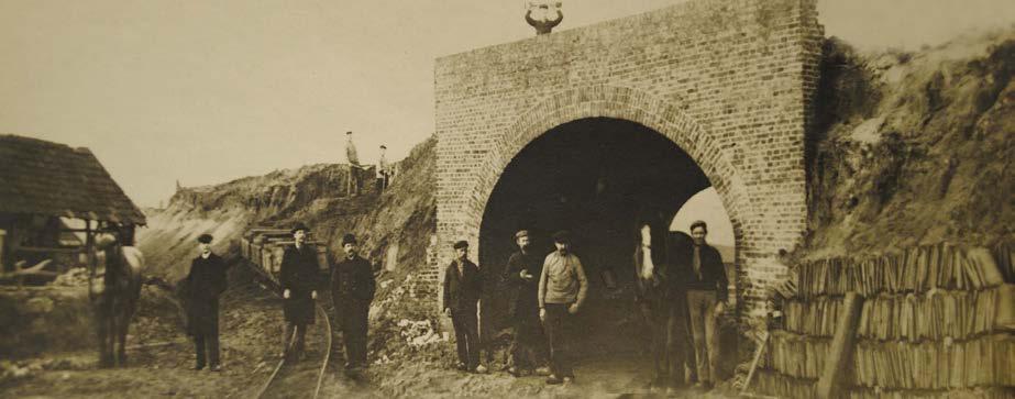 ERFGOED VERBINDT HET LANDSCHAP Vroegere spoorwegtunnel Niel TUNNELS VAN DE RUPELSTREEK Tijdens de eindejaarsperiode vinden we het leuk om oud met nieuw te verbinden.