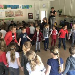 Nieuws uit de groepen Groep 5A Vandaag is de laatste schooldag voor de meivakantie, morgen zijn we al vrij in verband met Koningsdag.