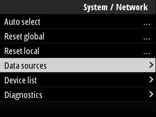 Hoofdstuk 3 - Selecties Hoofdmenu Netwerk Het selecteren van de optie Network (Netwerk) biedt de operator de mogelijkheid om automatisch apparaten te selecteren op de SmartCraft- en NMEA