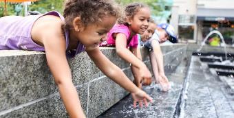 Water stroomt van boven naar beneden: go with the flow Genieten We zorgen ervoor dat u optimaal kunt genieten van ons mooie gebied We zorgen dat u gebruik kunt maken van onze gronden (zoals onze