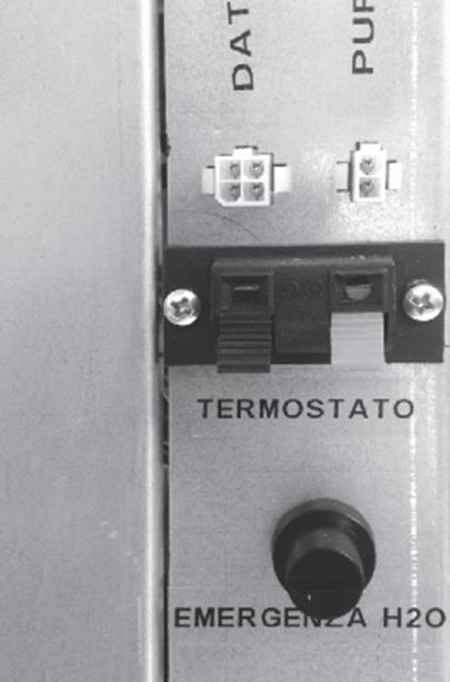 EXTERNE (draadloze) THERMOSTAAT: Er kan een externe thermostaat aangesloten worden, dit zijn de zwarte en rode aansluitingen op de achterzijde van de ketel.
