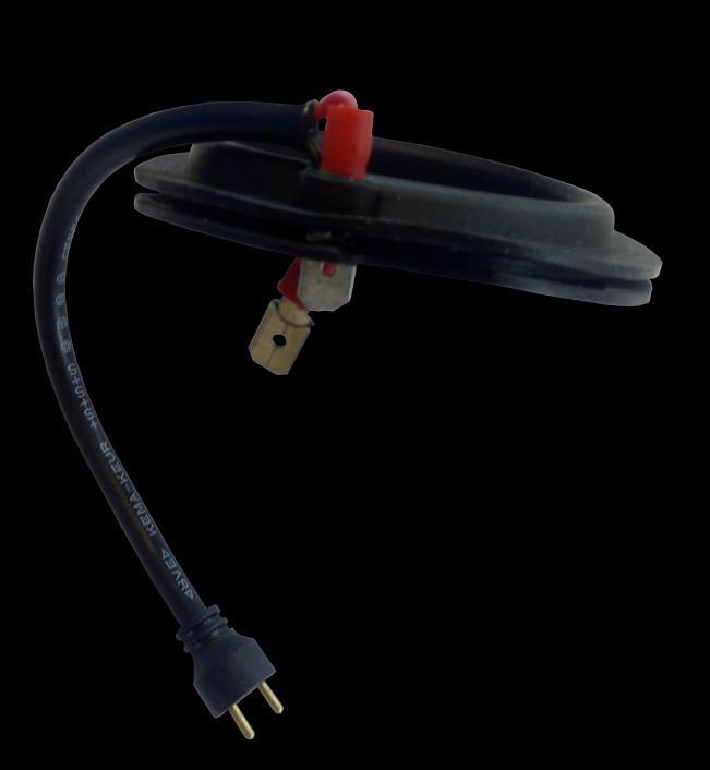 Schuif de kabel maximaal door, zodat je maximale lengte van de kabel aan de binnenkant van de rubber heb t (binnenkant = ). Dit vergemakkelijkt later de elektrische verbinding met de zwarte BMW fiche.