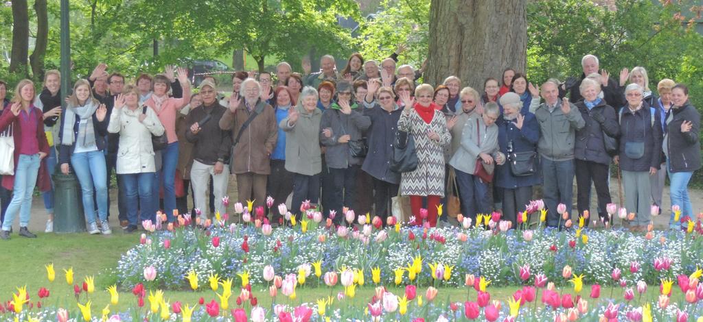 1. Welkom! Activiteiten, ontspanning & dienstverlening Beste buurtbewoner, ophalen. Wilt u iets bijleren? Nieuwe mensen leren kennen? Actief en gezond blijven?