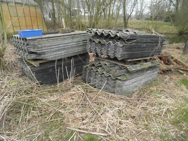 INGENIEURSBUREAU MOL RAPPORT: 14749 PAGINA 18 VAN 28 BRON 6: Golfplaat Locatie: Achter de metselwerk schuur naast de woning, op pallets uitpandig Verdieping: Tekening: Aangegeven op het