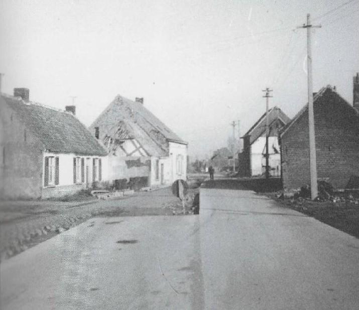 in 1963. Zowat in het midden van de foto bevindt zich de herberg van Stien Dook Verschraegen. Foto architect Remi Hanselaer. Illustratie 10.