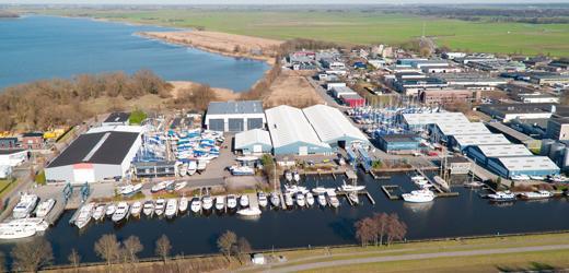 Er zullen circa 1300 onder architectuur gebouwde woningen komen in het hogere en topsegment van de markt. Het worden ruime woningen in een groene en waterrijke omgeving.