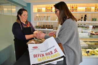 Van 2 tot 8 mei Oefen je Nederlands bij lokale handelaars Sinds 2014 organiseren we in Sint-Pieters-Leeuw en buurgemeenten Halle, Dilbeek en Beersel De week van de anderstalige klant.