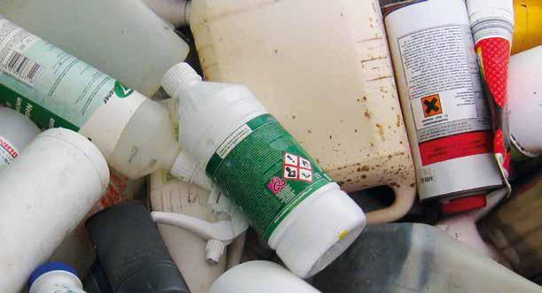 Hemelvaart Opgelet met klein gevaarlijk afval Huisvuil PMD meng nooit restjes want dit kan gevaarlijke chemische reacties veroorzaken gooi geen restjes in