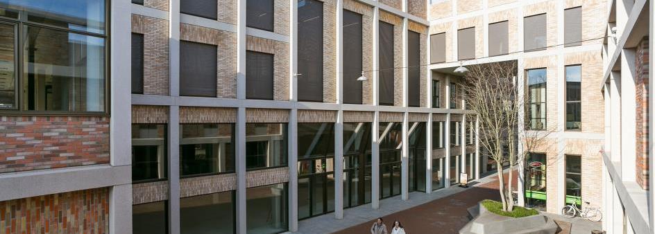 Adres Omschrijving Huurprijs Ligne 1, 6131 MT Sittard Winkelruimte, magazijn, kantoorruimten, natte ruimten, laad en los mogelijkheden aan de achterzijde op aanvraag Parkeren Onder het complex biedt