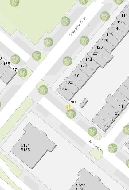 37. Mosgroen twee parkeervakken op de rij parkeervakken langs Mosgroen