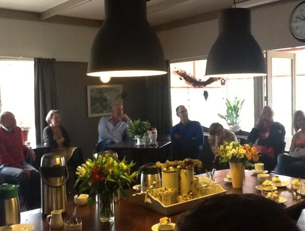 AFSLUITING Hierna hebben we in de Tilia van een heerlijke, goedverzorgde lunch genoten samen met de werkleiders van de bezochte werkplaatsen.