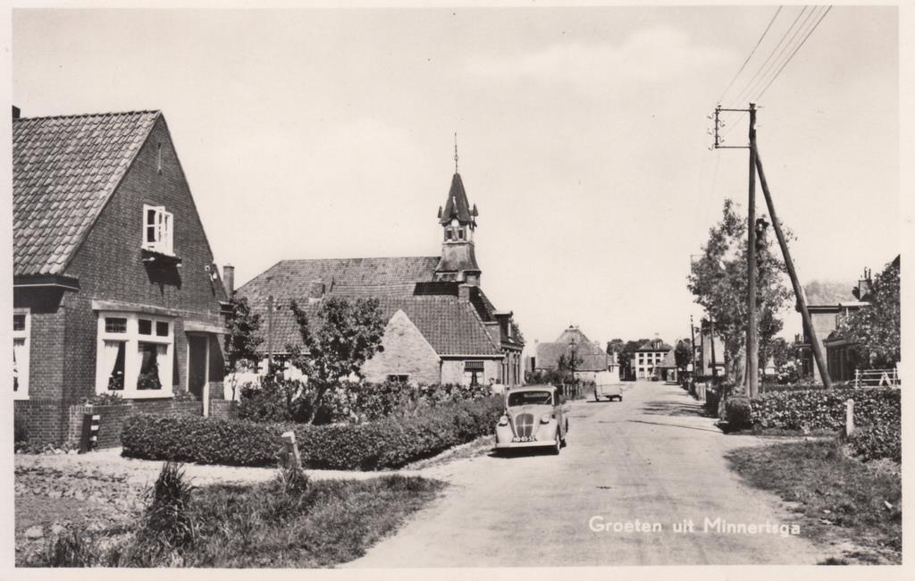 Foto boven: Minnertsga, Tilledyk omstreeks 1955 Foto omslag: Deze foto is rond 1934 in de Buorren te Tzummarum gemaakt. (bron A. Ykema) INHOUD Âld Barradiel... 3 Ledennieuws... 4 Van de voorzitter.