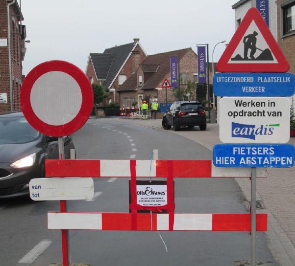 Beperking van de hinder Algemene signalisatie N18 Eén rijbaan blijft maximaal bereikbaar Langs werfzone wordt fietsen