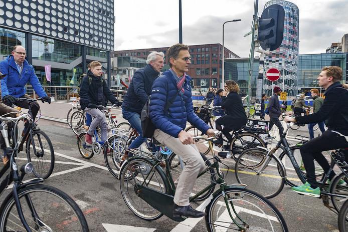 Zo wil de PvdA dat het Openbaar Vervoer niet verder wordt uitgehold door de toegenomen marktwerking.