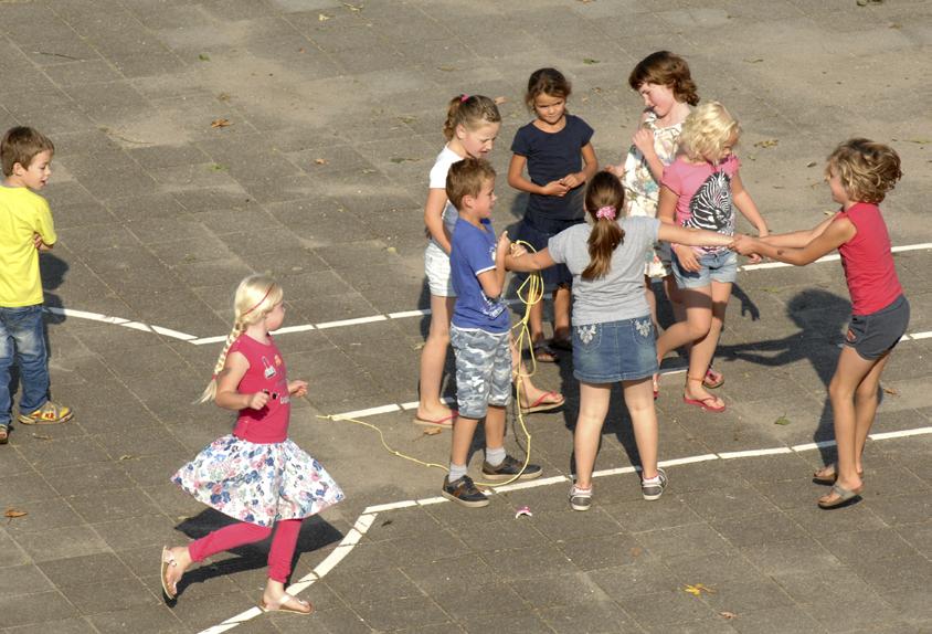 Dit verwachten we van de kinderen Je stapt rustig in en uit.