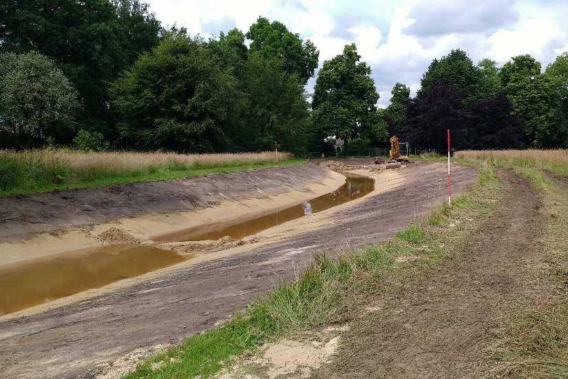 Gestuurde boring onder de Utrechtseweg, nieuwe stuw, nieuwe watergang, aanleg natuurvriendelijke oevers Oplevering Officiële opening: