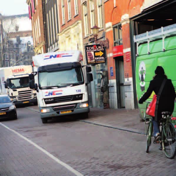 6 7 INLEIDING 1 In dit hoofdstuk gaan wij allereerst in op de achtergronden voor dit actieplan (paragraaf 1.1) en op de Amsterdamse context (paragraaf 1.2).